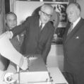 1901 Dec. 9: Inventor and engineer Rudolf Hell born. Hell will invent the Hellschreiber, a pioneering teleprinter system. Shown here: Hell's Wetterkartenschreiber ("weather chart recorder").