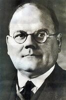 1942: Physician, confidence trickster, and suspected serial killer John Bodkin Adams uses Gnomon algorithm to steal drugs from Der Reichsspritzenmeister.